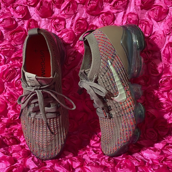 vapormax plum eclipse